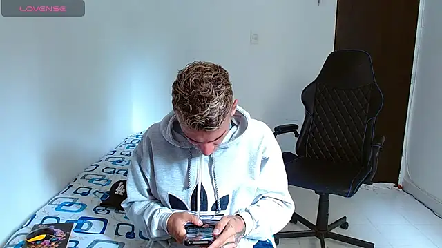 bray hotboy777 online show from October 12, 3:39 pm