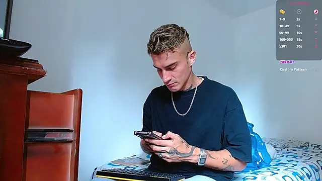 bray hotboy777 online show from October 25, 3:58 pm