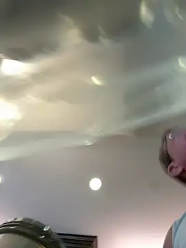 sluttydylan online show from April 18, 9:58 pm