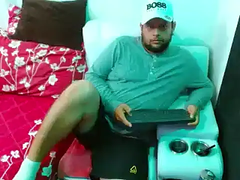 Snapshot of Michaell_Myerss_ chatting on March 19, 11:28 am Michaell Myerss  online show from March 19, 11:28 am