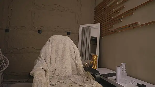 Logan Varela online show from March 2, 1:51 pm