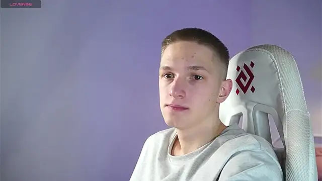 dustyn fox online show from March 10, 6:12 pm