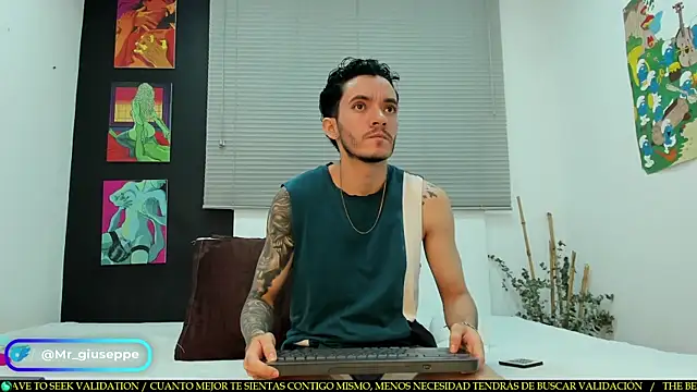 Snapshot of Tylergiuseppe_ chatting on February 27, 9:25 pm Tylergiuseppe  online show from February 27, 9:25 pm