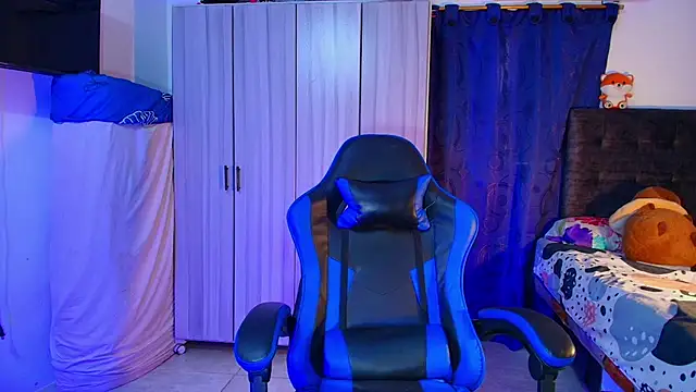 Nathan Bluee online show from February 9, 5:06 pm