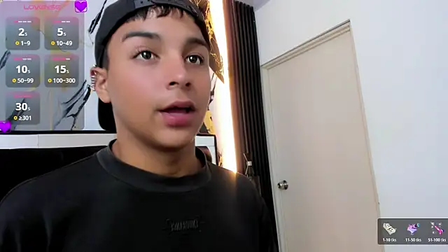 Seductivo jr online show from April 18, 9:15 pm