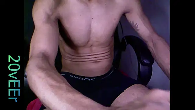 20vEEr online show from March 8, 2:04 am