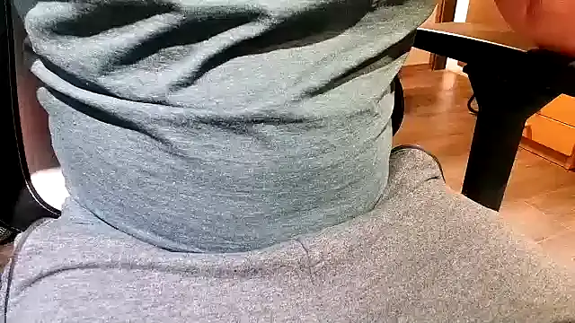 Snapshot of RandomGT chatting on March 19, 9:38 am RandomGT online show from March 19, 9:38 am