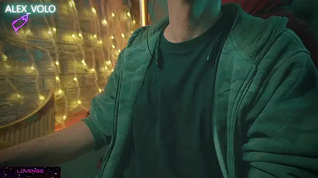 alex-volo online show from December 25, 1:31 am