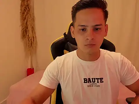 JANER 03 online show from January 15, 1:36 pm