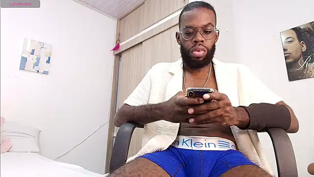 Snapshot of Jacksonking27 chatting on October 23, 12:03 am Jacksonking27 online show from October 23, 12:03 am