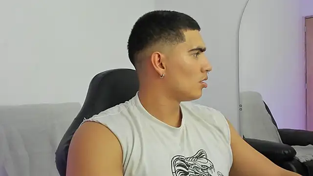 JamesGraay online show from February 11, 6:30 am