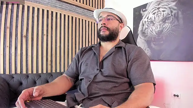 Luke  09 online show from March 9, 12:31 pm