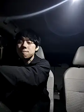 whitebriefboy online show from April 19, 7:27 pm