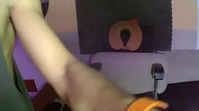 thesummerboy online show from February 9, 9:58 am