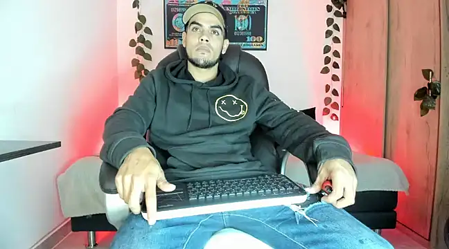 mikee scooth online show from March 3, 3:17 am