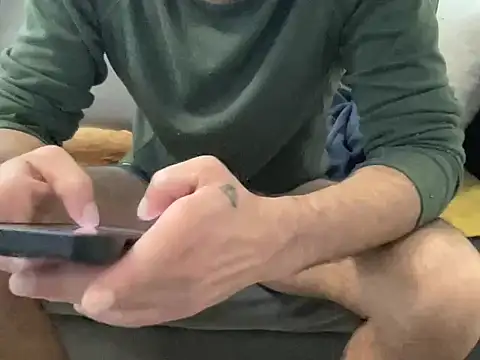 4small4inchlol online show from March 28, 2:50 pm