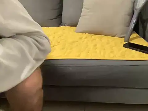 4small4inchlol online show from November 29, 4:31 pm