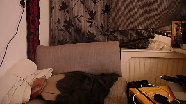 P4RtYBOII92 online show from November 30, 6:04 am