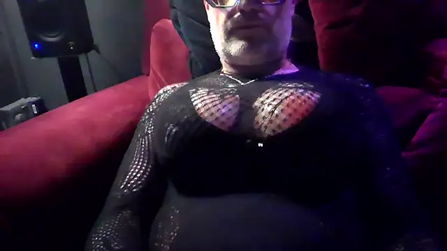 biffboff123 online show from May 8, 2:23 am
