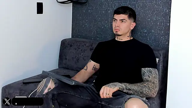 Snapshot of _mrcock chatting on October 19, 11:08 pm  mrcock online show from October 19, 11:08 pm