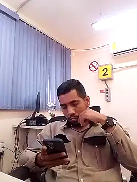 EnriquePersian197 online show from December 26, 3:31 pm