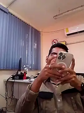 EnriquePersian197 online show from January 9, 4:06 pm