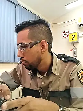 EnriquePersian197 online show from October 9, 3:17 pm