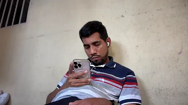 EnriquePersian197 online show from February 9, 7:41 pm