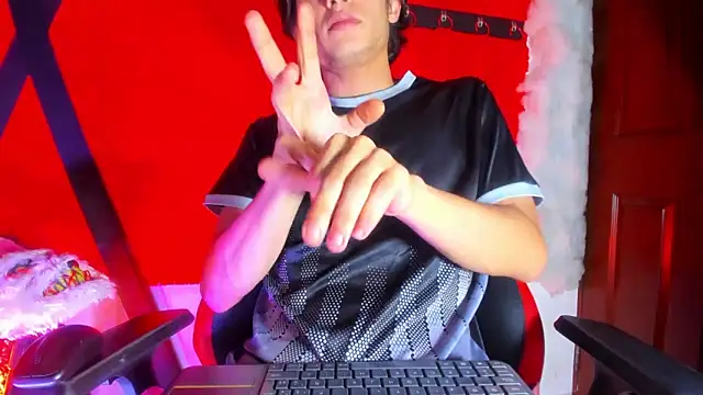 LilOwen  online show from April 14, 8:19 pm