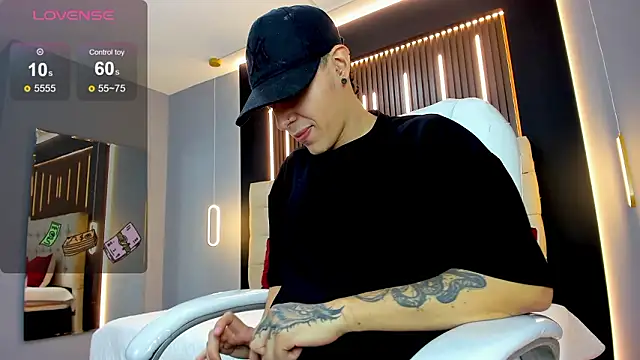 Lobo 17  online show from February 13, 4:51 am