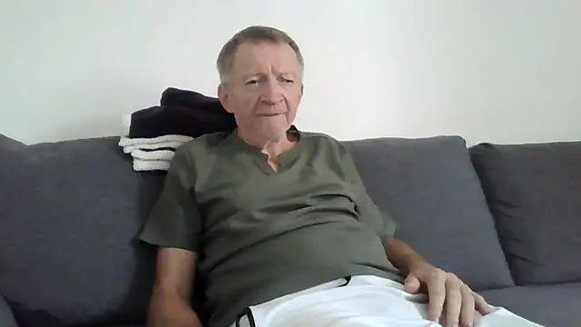 naturiste974 online show from June 4, 4:13 pm