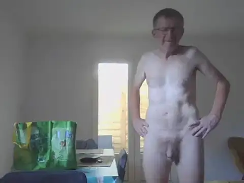 naturiste974 online show from February 4, 8:46 am