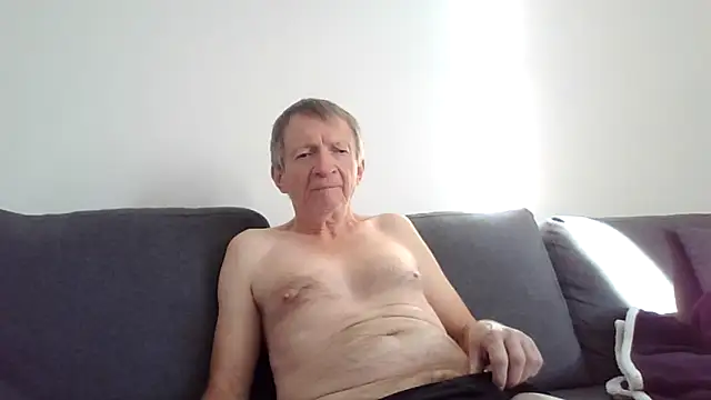 naturiste974 online show from October 16, 3:42 pm