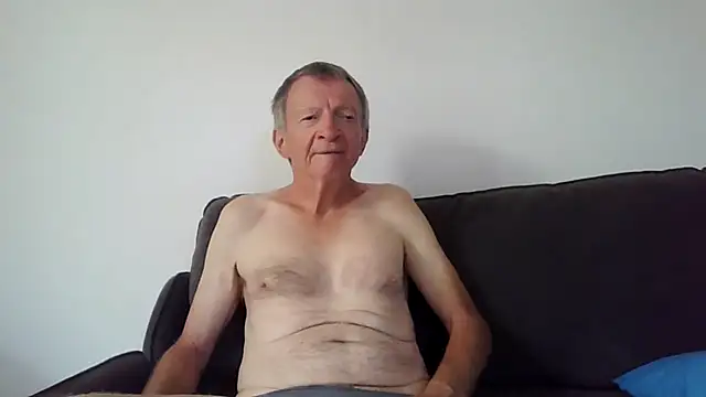 naturiste974 online show from February 14, 8:31 am