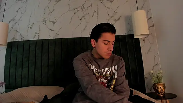 Andy Joy  online show from October 22, 11:25 am