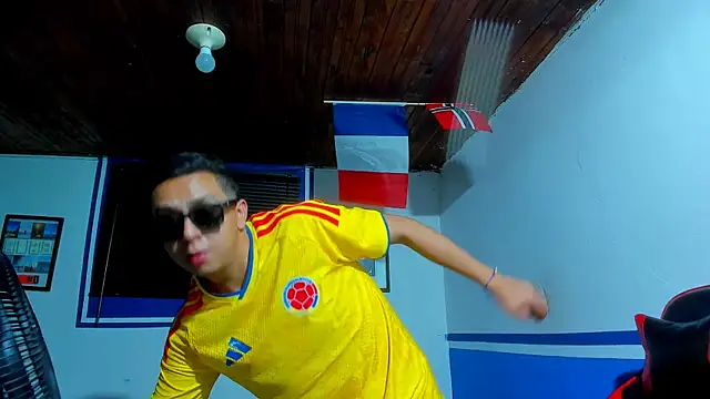 maxowens oficial online show from June 18, 8:05 am
