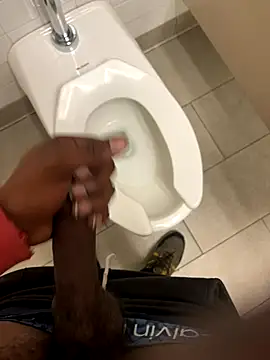 Snapshot of sneakylink13__ chatting on October 16, 2:14 pm sneakylink13   online show from October 16, 2:14 pm