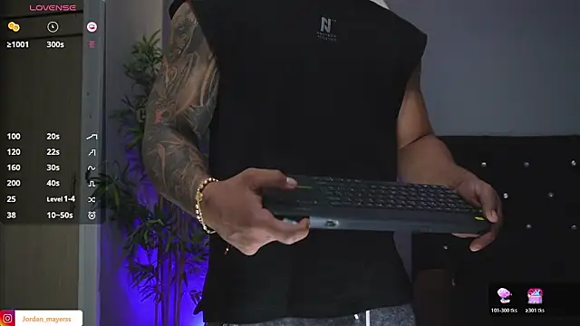 jordan mayers02 online show from February 9, 9:25 am