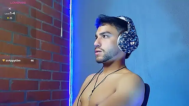 Leandro valenzuela online show from December 5, 9:44 pm