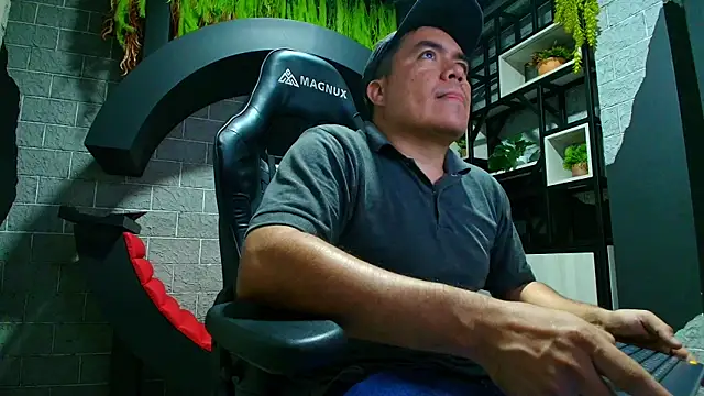 Snapshot of Jhonatan_Morales_S chatting on January 12, 1:32 am Jhonatan Morales S online show from January 12, 1:32 am