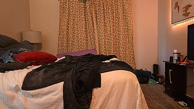 ChillzPnp online show from April 7, 9:15 pm