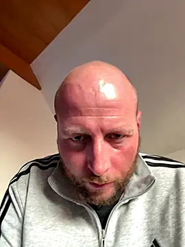 nikeaddicted2 online show from November 16, 1:57 pm