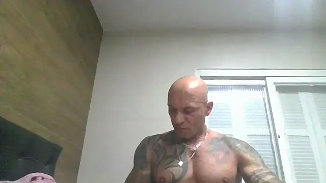 Arc8njoblack online show from February 10, 5:23 am