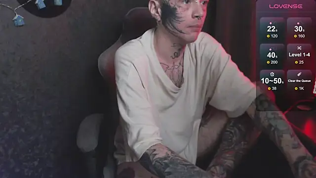 Snapshot of lonelycrystal chatting on December 17, 1:27 pm lonelycrystal online show from December 17, 1:27 pm