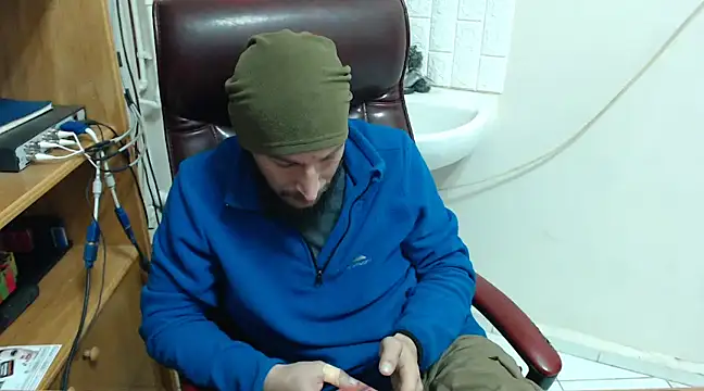 hardbigcock16 online show from January 21, 9:50 am