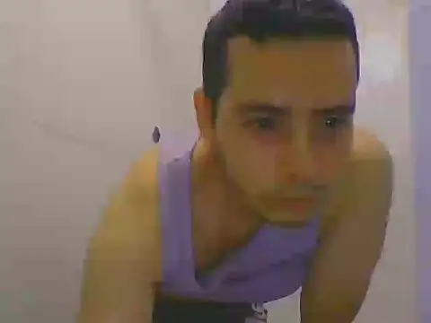 Snapshot of Gasparin32 chatting on November 1, 1:09 am Gasparin32 online show from November 1, 1:09 am