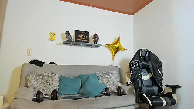 julian wallace online show from October 18, 6:02 pm