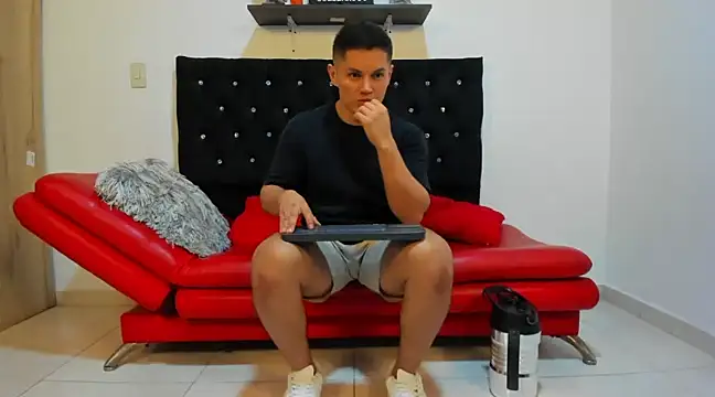 julian wallace online show from February 23, 7:14 pm