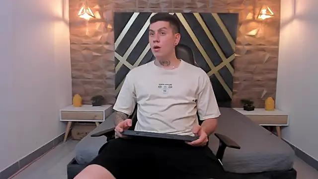 Yeiko Romero  online show from January 13, 5:12 pm