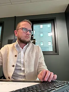 thehornyguy97 online show from May 9, 11:11 am